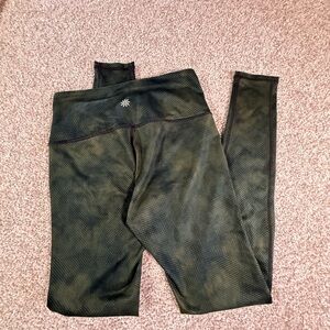 Athleta Women’s Salutation Stash Pocket Tight – Olive Green XS